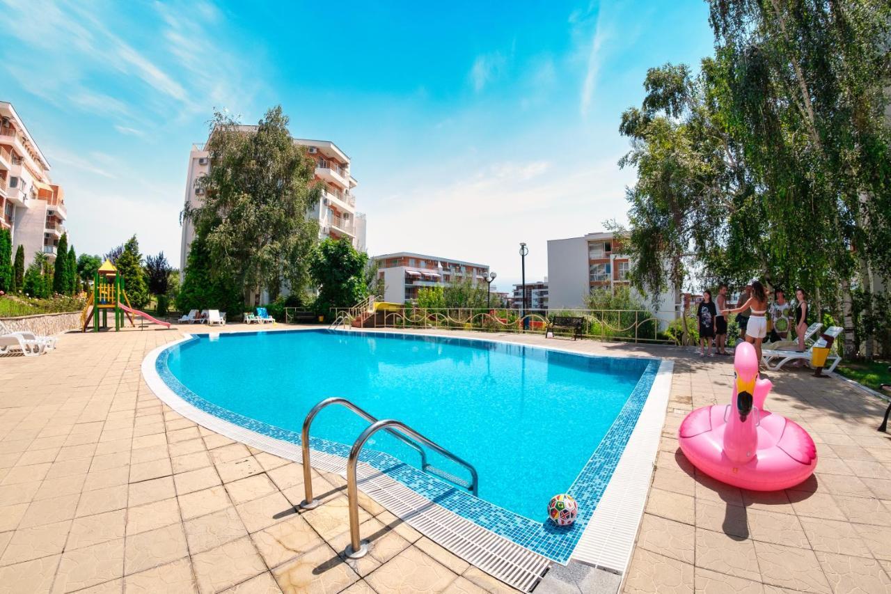 Crown Fort Club Свети-Влас Экстерьер фото